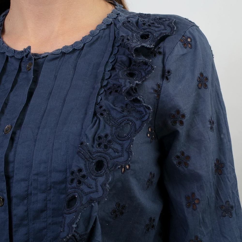 J. Crew Eyelet Lace Ruffle Bell Sleeve Blouse Size 12 Navy Blue Boho Romantic - Picture 6 of 9